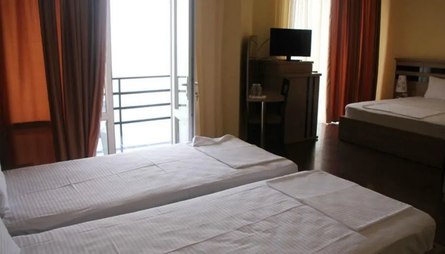 Lazuri Hotel — Photo 30