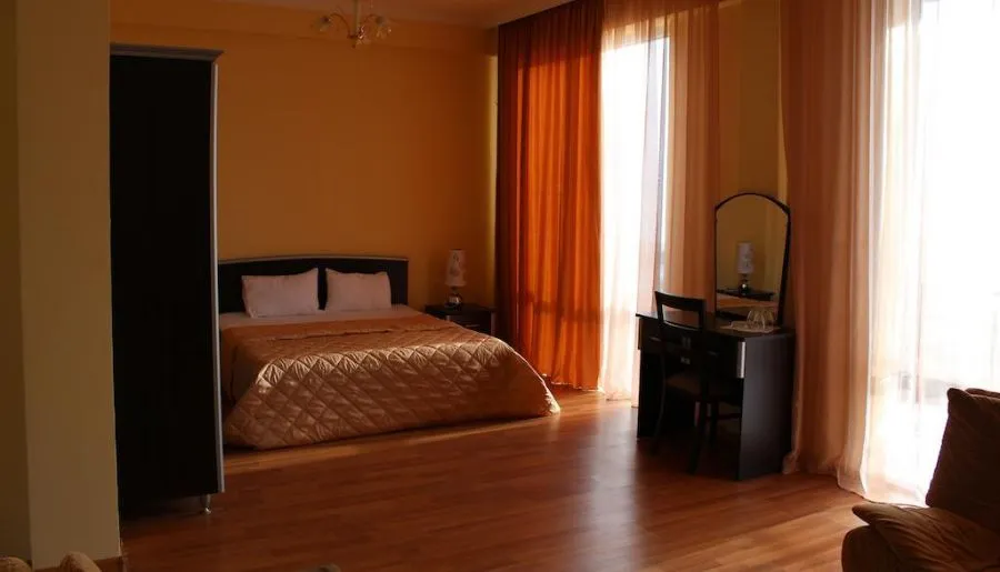 Lazuri Hotel — Photo 48