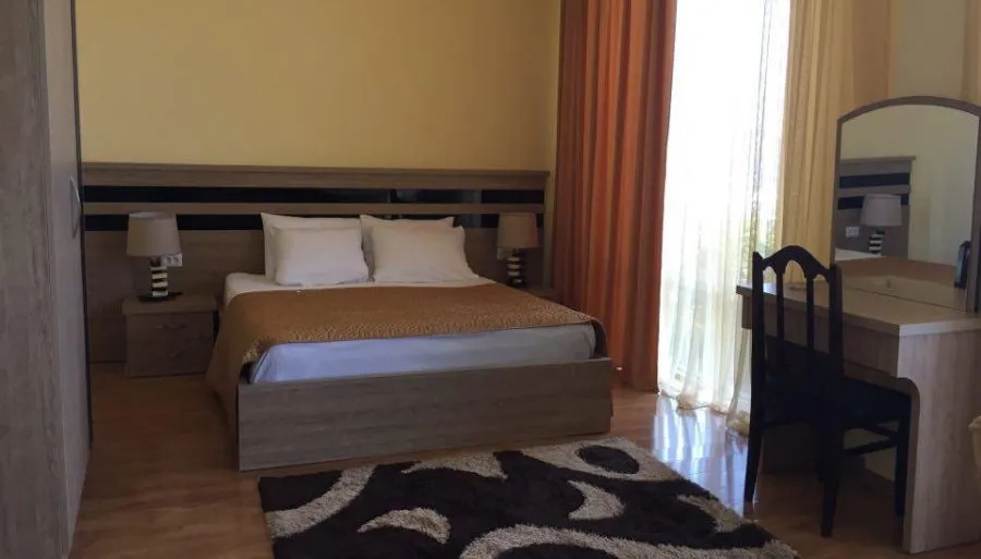 Lazuri Hotel — Photo 42