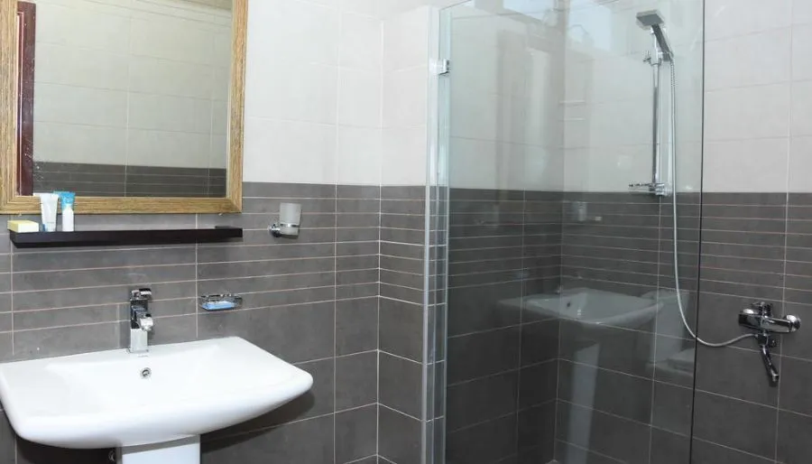 White residence Tsavkisi — Photo 38