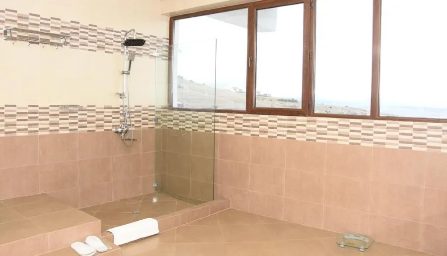 White residence Tsavkisi — Photo 43