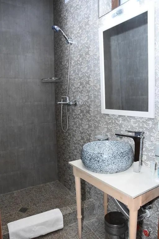 White residence Tsavkisi — Photo 56