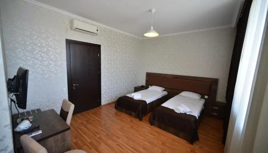 GREEN HOTEL — Photo 35