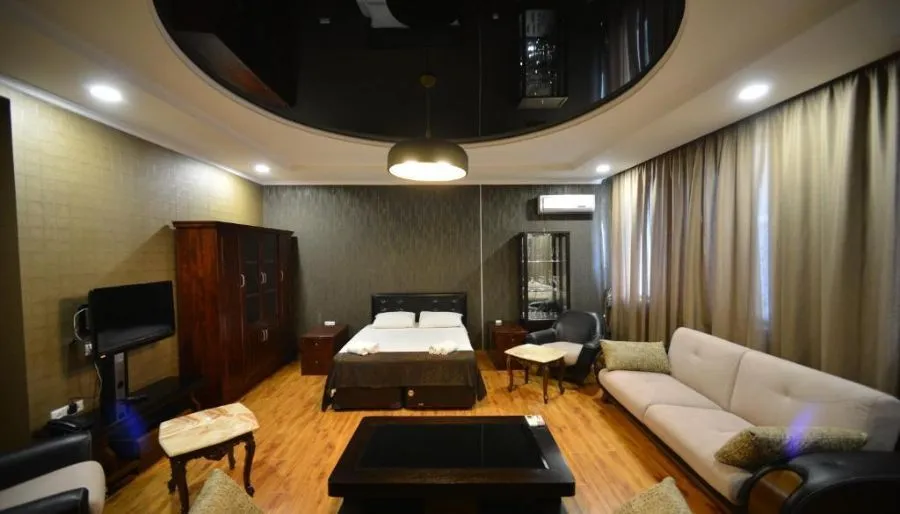 GREEN HOTEL — Photo 22