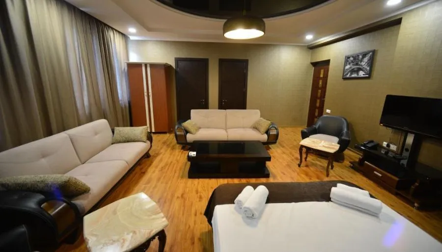 GREEN HOTEL — Photo 25