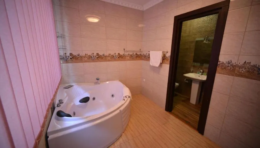 GREEN HOTEL — Photo 27