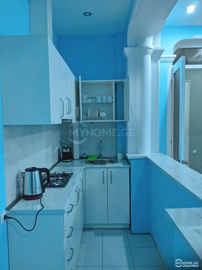 Apartment in old Tbilisi, Metekhi — Photo 17