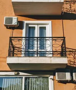 Apartment in old Tbilisi, Metekhi — Photo 8