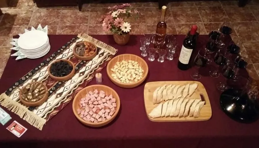 Guesthouse Lago & Wine Cellar — Photo 17