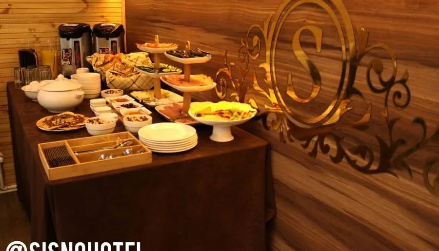 SISNO HOTEL — Photo 1
