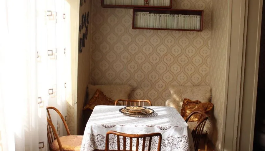 Apartment near the museum in Borjomi — Photo 11