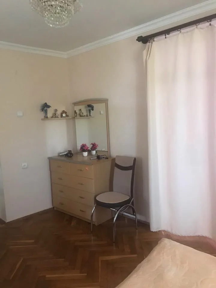 Green house in Borjomi — Photo 13