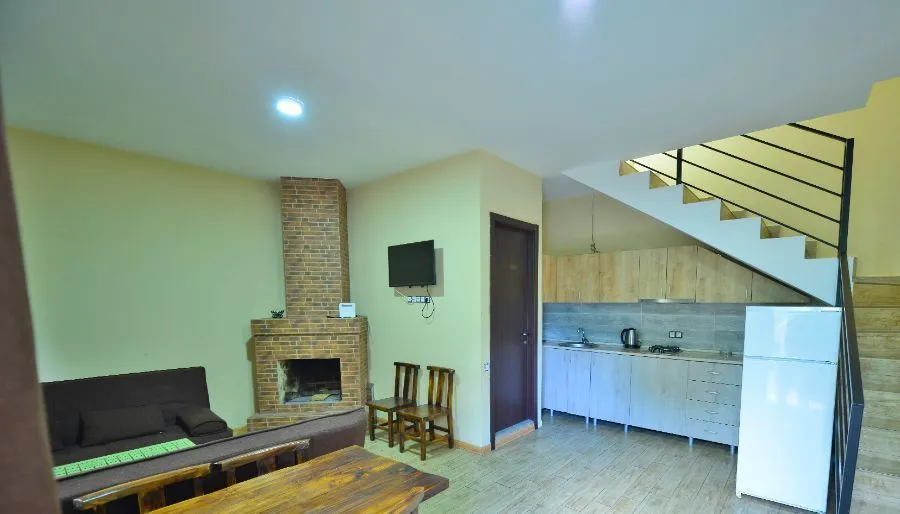 Family Rooms — Photo 20