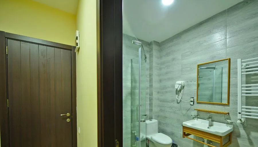 Family Rooms — Photo 18