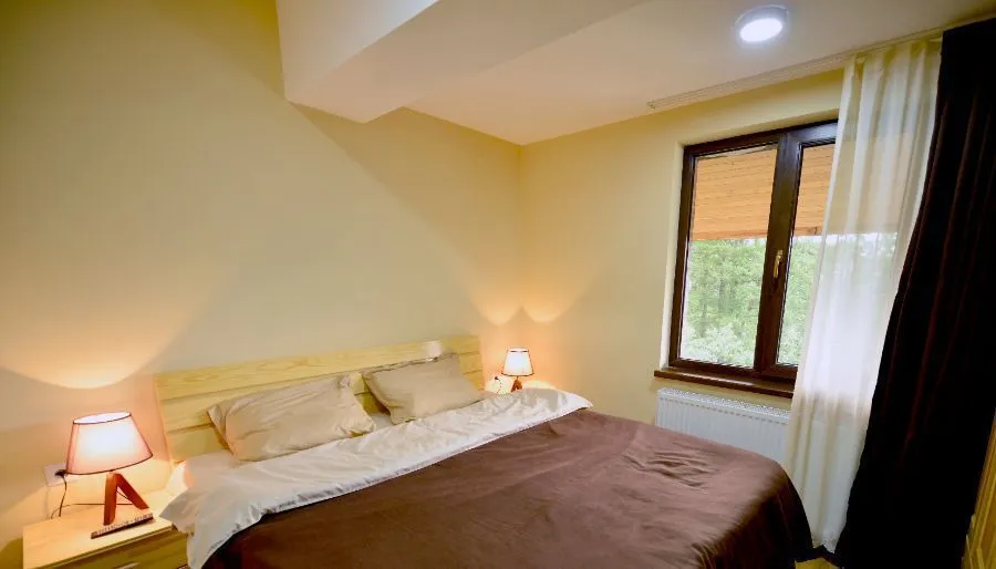 Family Rooms — Photo 15