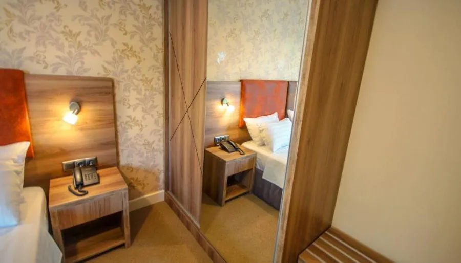 Hotel Montana — Photo 16