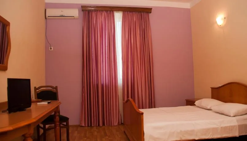 Aleksandria Hotel — Photo 32