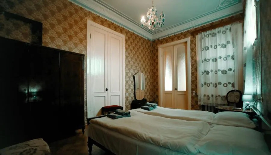 Guest house old Kutaisi — Photo 22