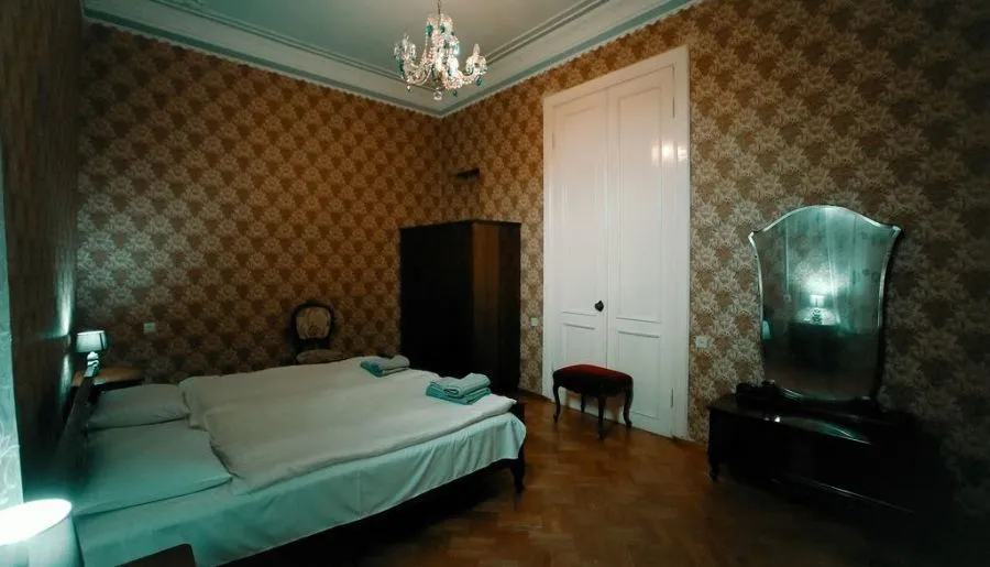 Guest house old Kutaisi — Photo 23