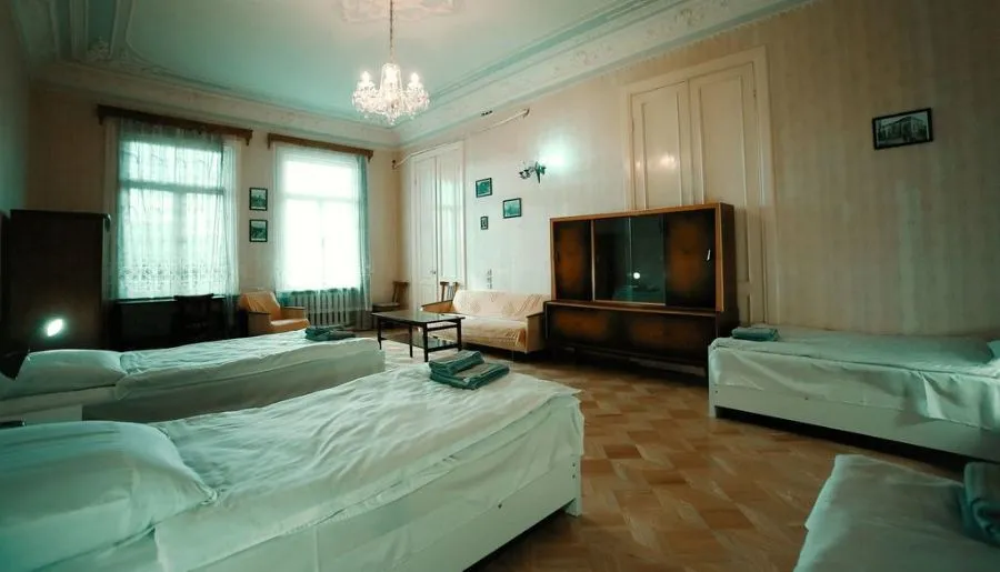 Guest house old Kutaisi — Photo 35