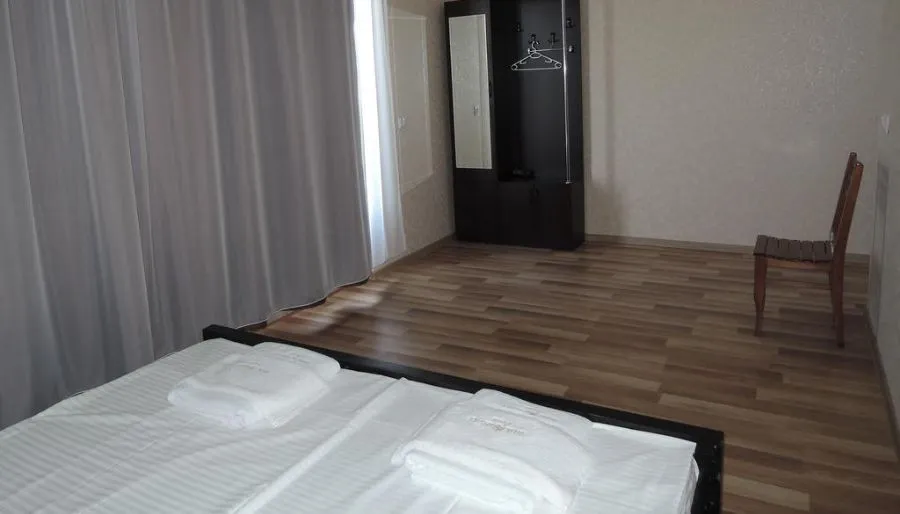 Shaloshvili's Cellar Hotel — Photo 43