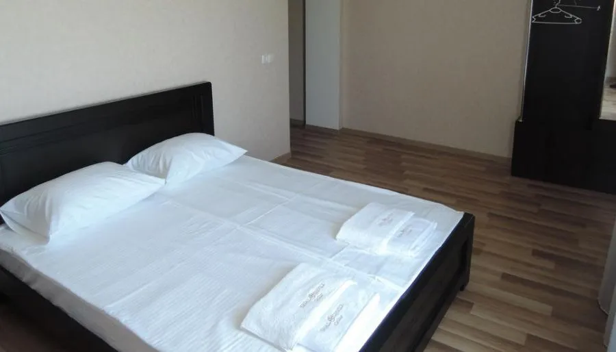 Shaloshvili's Cellar Hotel — Photo 40