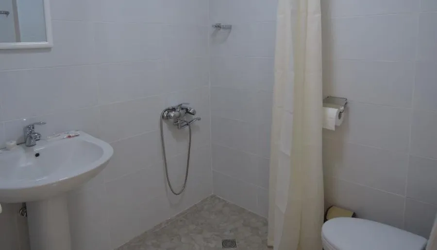 Shaloshvili's Cellar Hotel — Photo 38