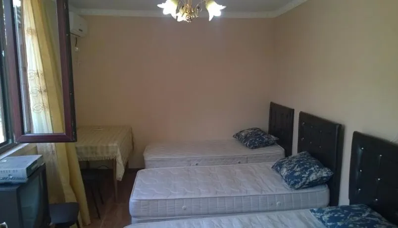 4 VILLA — Photo 37