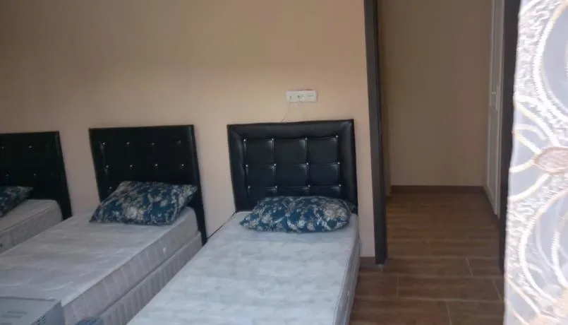 4 VILLA — Photo 29