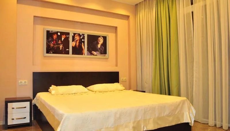Rock Hotel First Line — Photo 27