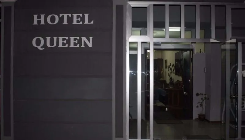 Queen — Photo 14