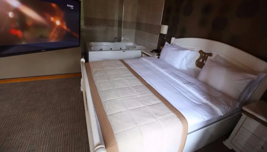 Sputnik Hotel & Spa Batumi — Photo 37