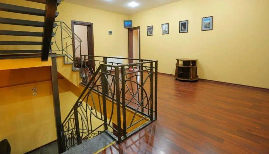 Luxury house in old Tbilisi — Photo 13