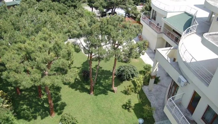 Beaumonde Garden — Photo 5