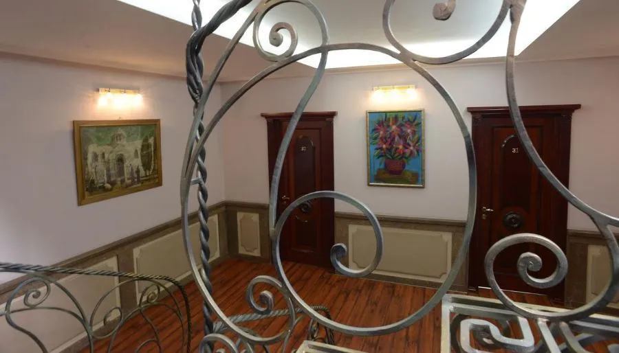 Aeetes Palace — Photo 23