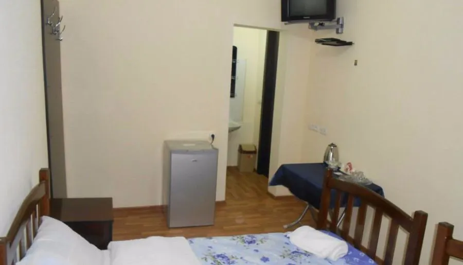 GUEST HOUSE GIS — Photo 7