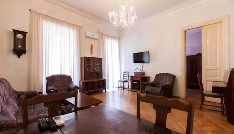 Lovely Apartment in the City Center — Photo 10