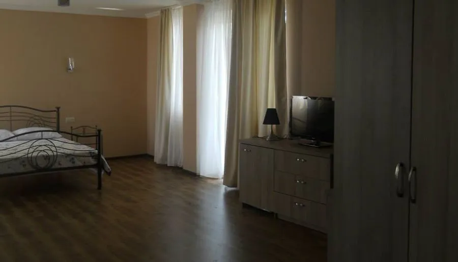 Argo — Photo 36
