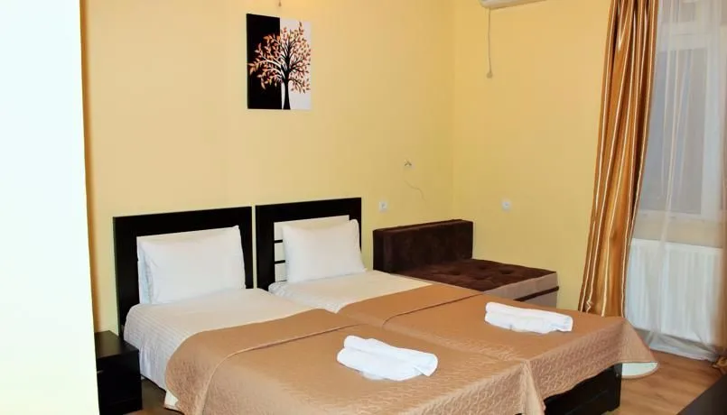 Qeroli Hotel — Photo 38