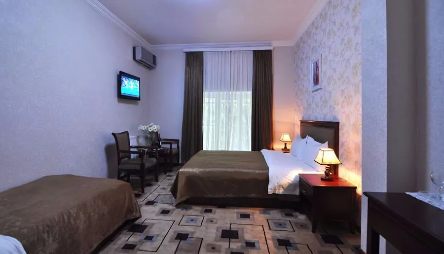 Margo Palace — Photo 15