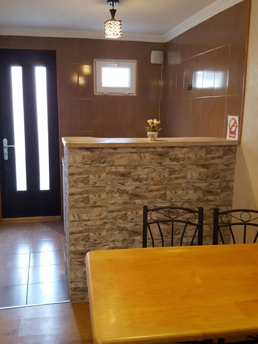 Visitor — Photo 10
