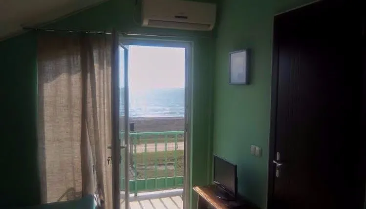 TINIKO — Photo 14