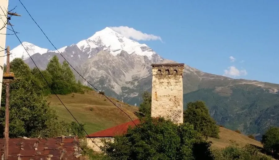 Golden Mountains House — Photo 30
