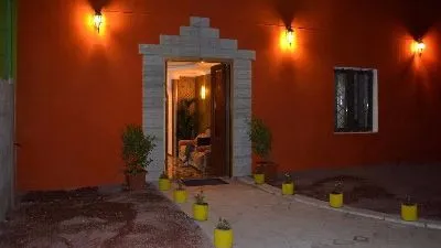 Orange Inn