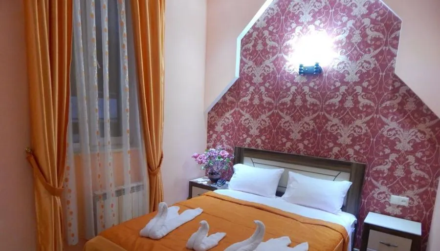 Lux Palace — Photo 19