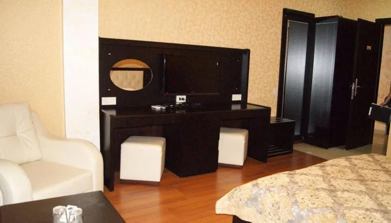 Premier Hotel — Photo 12