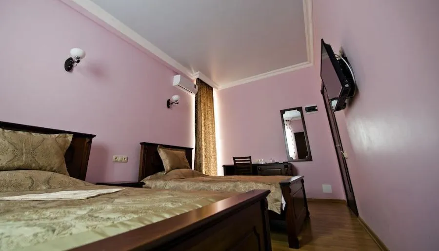 Eiffel Hotel — Photo 31