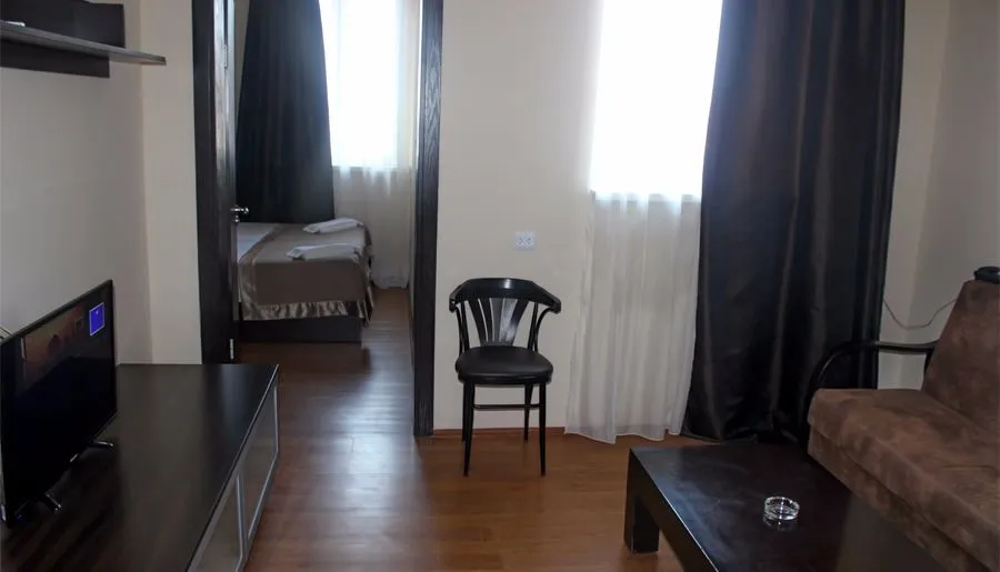 Hotel Mgzavrebi Batumi — Photo 31