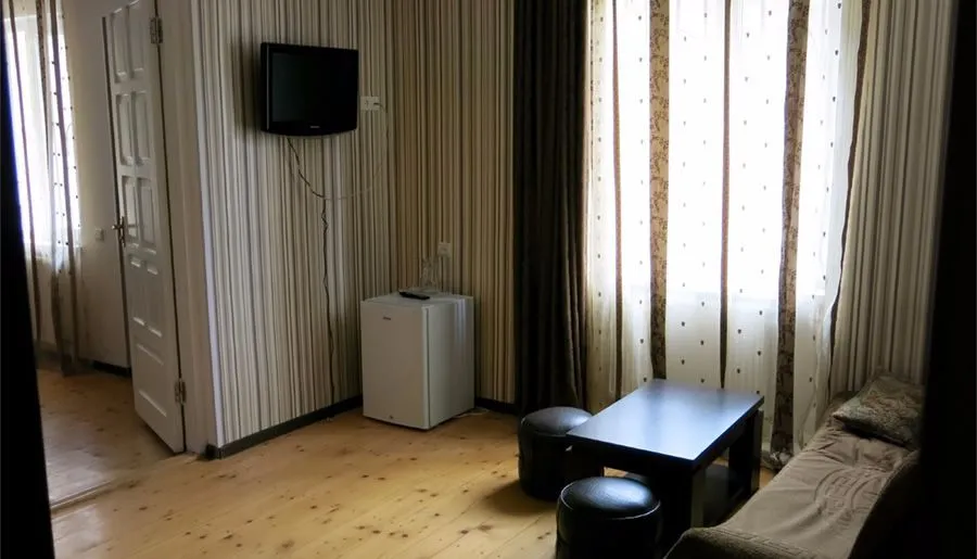 Guesthouse in Likani — Photo 14