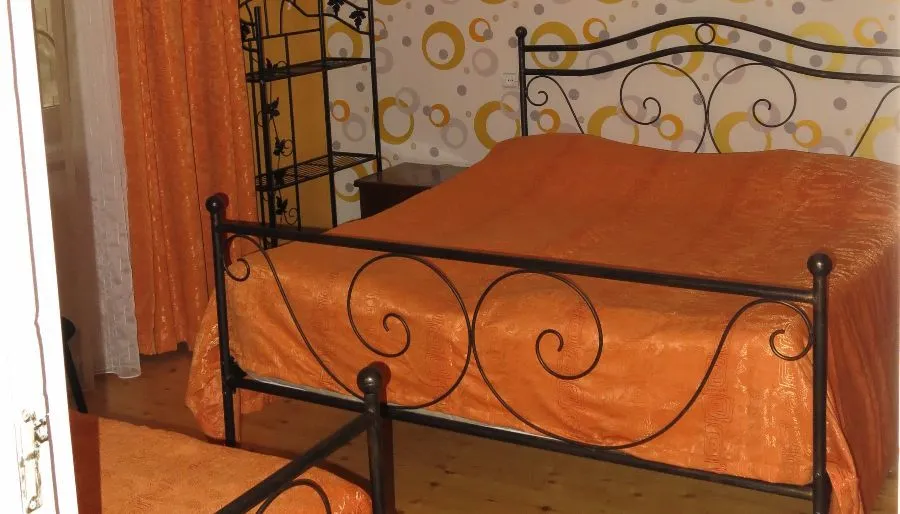 Guesthouse in Likani — Photo 12